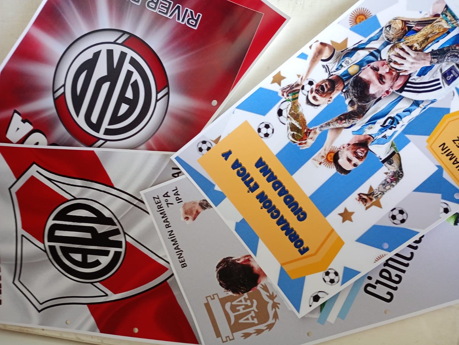 Carátulas escolares